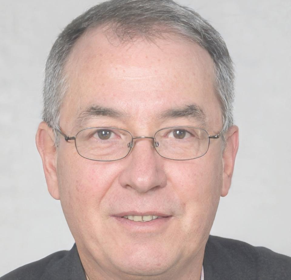 Mentor Guzmán especialista en fiscalidad